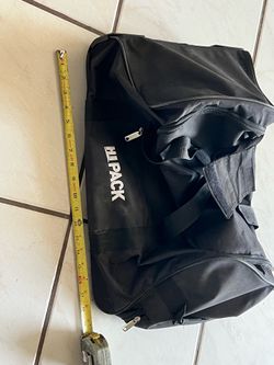 Wheeled duffle bag