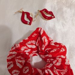 💋 NEW LIPS EARRINGS WITH BLING AND A 💋LIPS SCRUNCHIE 