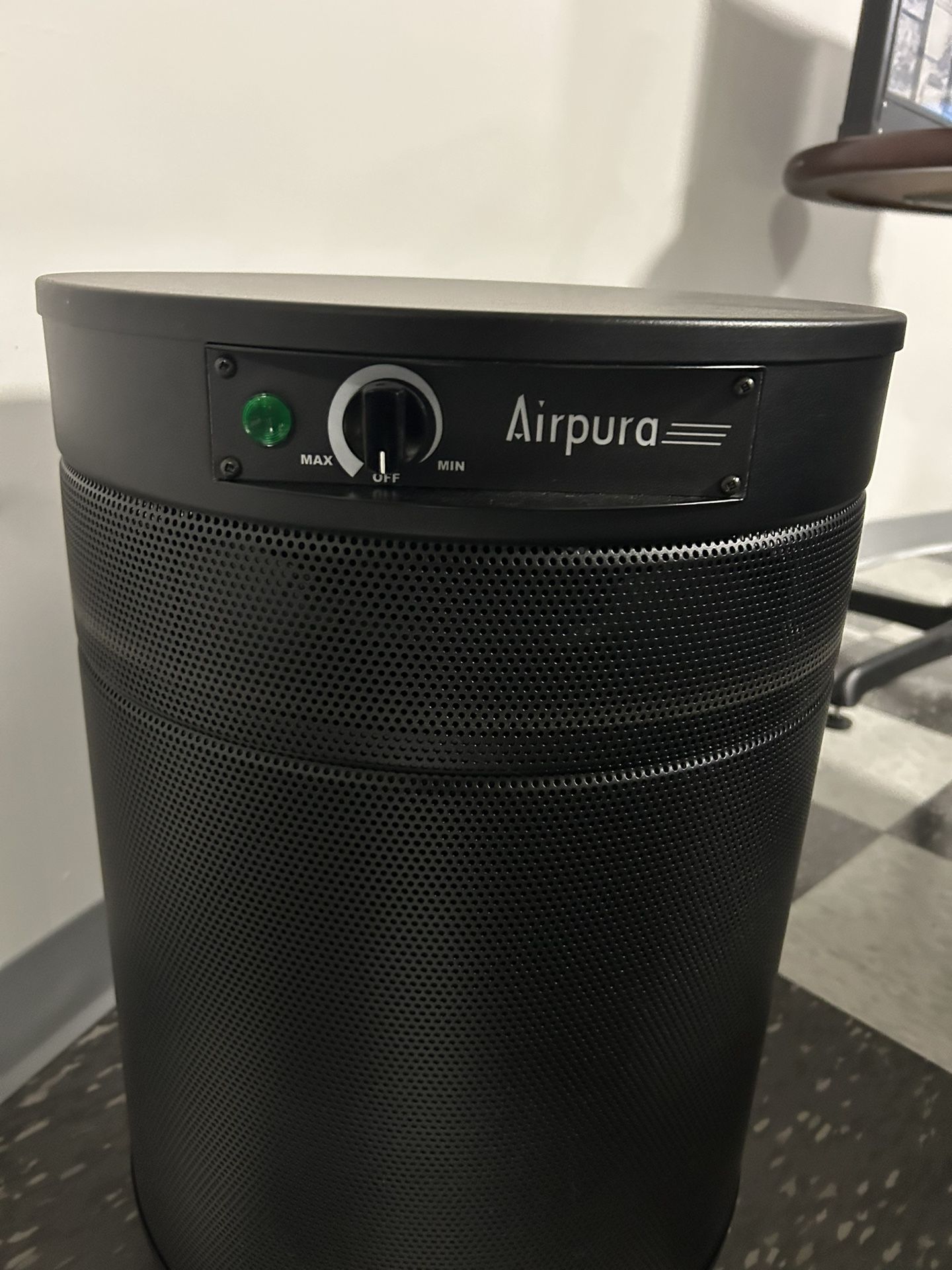 Air purifier commercial grade like new