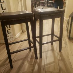 2 Bar Stools Excellent Condition Like New 29"