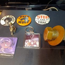 Rare Piece's Make Offer Aluminum 1 Inch Bolt Vintage Lady Cigar Cutter 1890s Black Painters Pokemon Series 1 Hunter 40, Free Huey Button Make Offer.
