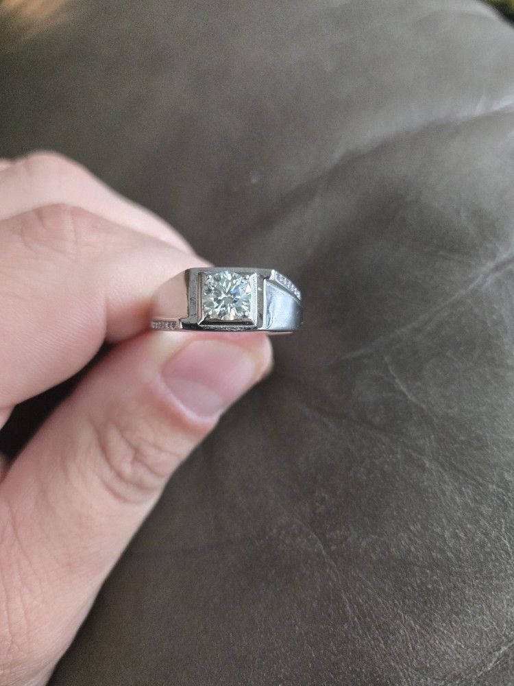 MOISSANITE MENS RING!!!