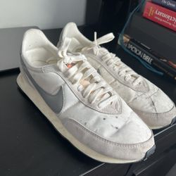 Nike Waffle Trainer 2 SIZE 10