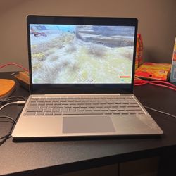Laptop for sale negotiable great for college 