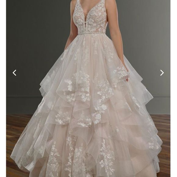 LOW PRICE MOVING- $4000 RETAIL CUSTOM BEAUTIFUL WEDDING DRESS 