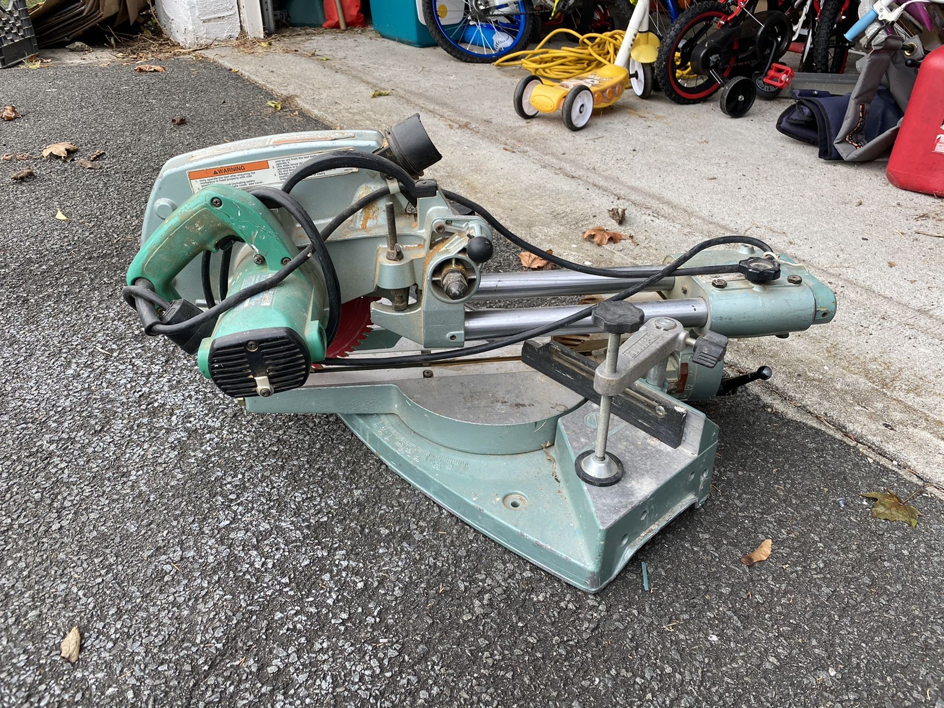 Hitichi mitre saw