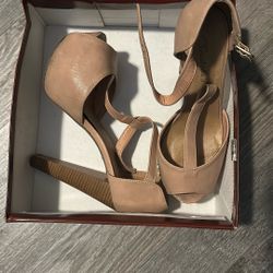 7.5 Nude Heels