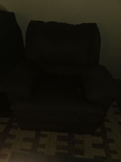 ​🚨 FREE Recliner - Extremely Clean, Great Condition (NoHo) 🚨