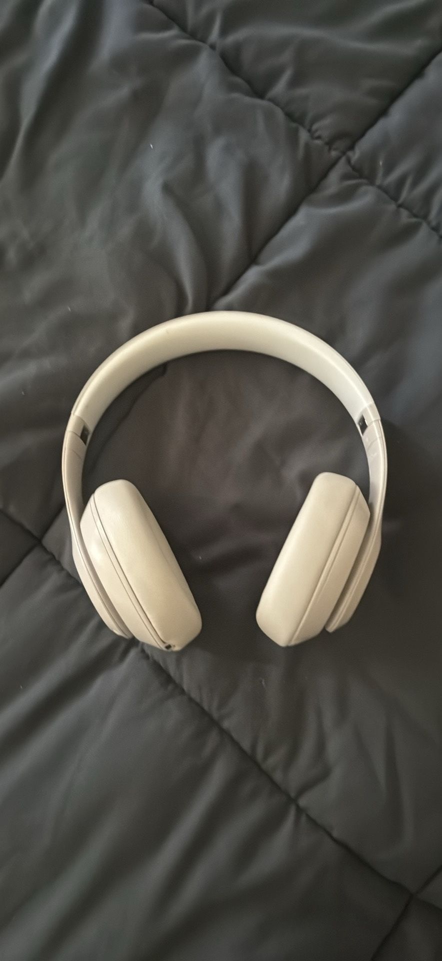 Beats Studio Pro