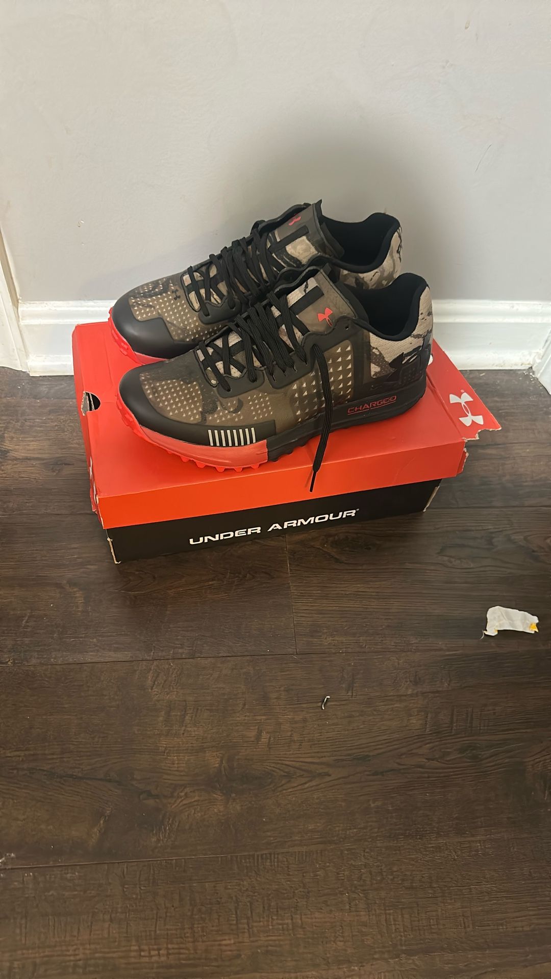 Ua Sneakers Size 9.0 (new)