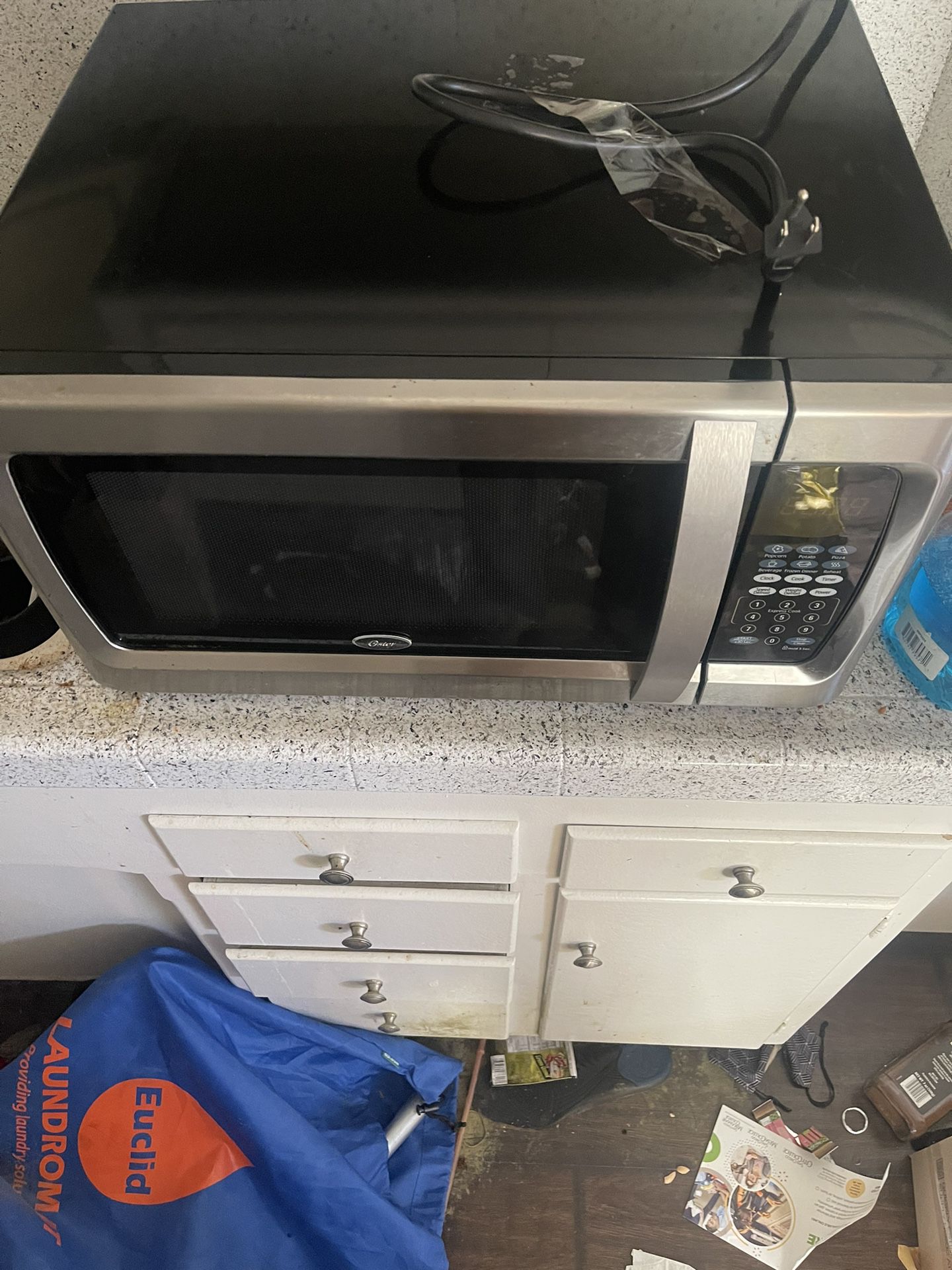 Oster Full Size Microwave
