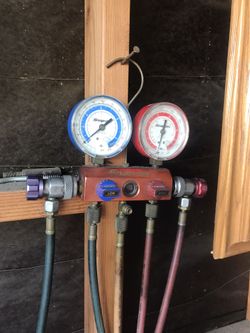 AIR CONDITIONER SERVICE MANIFOLD 