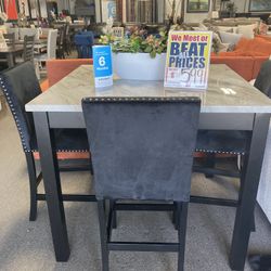 Beautiful 5pc Dining Room Set ❤️‍🔥❤️‍🔥 Easy Financing Available ✅✅