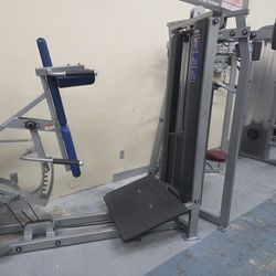 Hammer Strength MTS V Squat