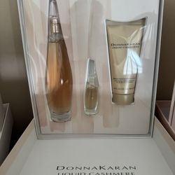 Woman Perfume ( Donna Karan )