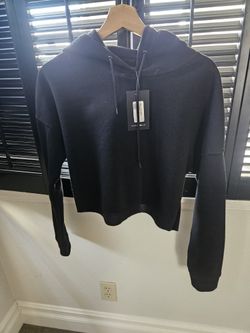 Fashion NOVA Black Cropped Hoodie!