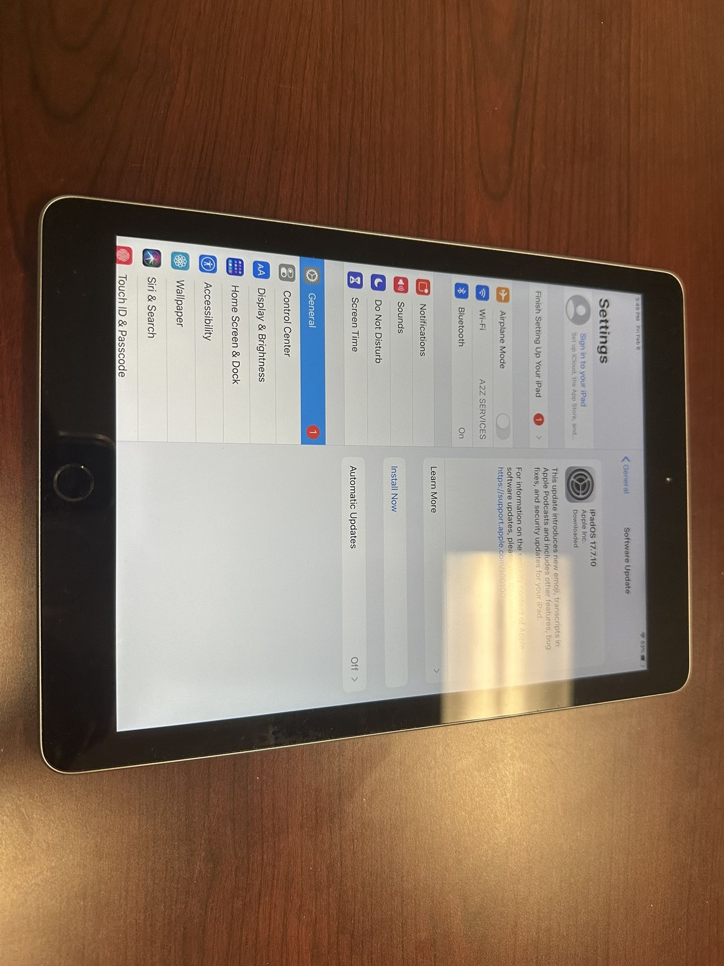 Apple iPad 6th Generation A1893 - 9.7 inch