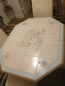 I Have a nice dining room table and chairs  for Sale. 