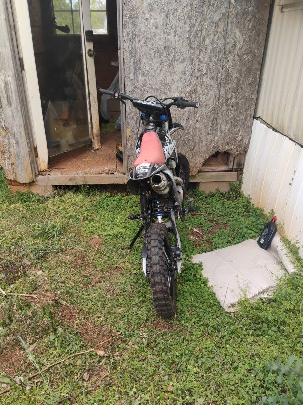 En Buenas Condiciones Nada Más Un Rin Que Ay Que Comprar Pero La Moto En Tiende Y La Podés Andar Así No Ay Problema 
