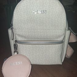Guess BackPack. [ Los Angeles )