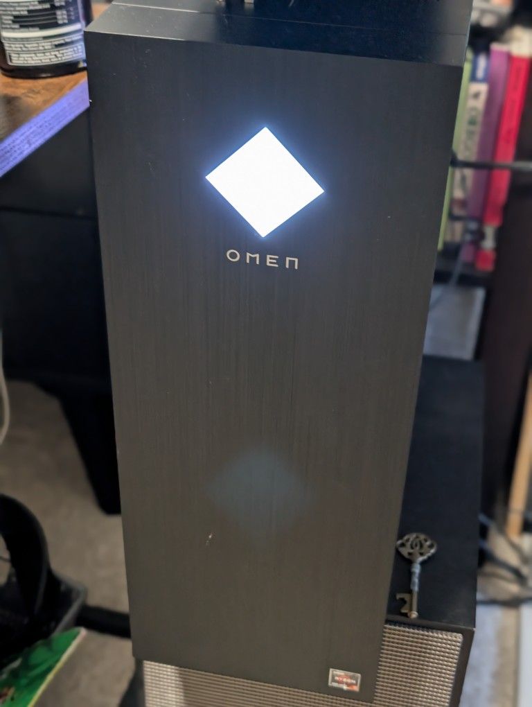 HP Omen Desktop with AMD Ryzen 5 5600G, AMD Radeon RX 7600 