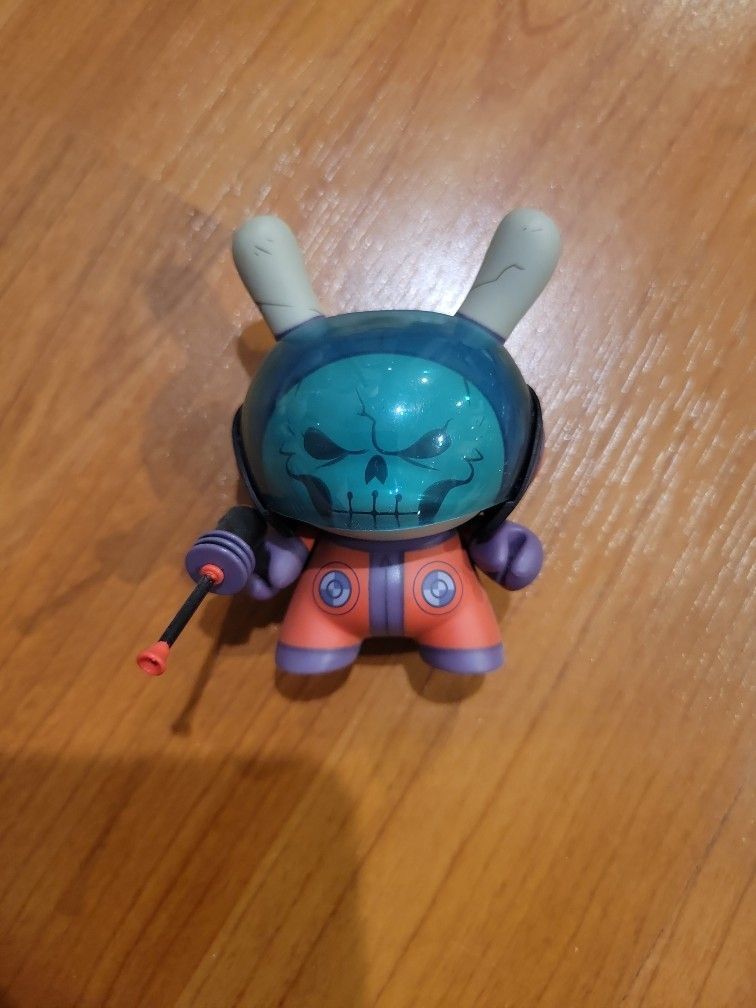 Kidrobot Dunny 2012 series Dead Astronaut