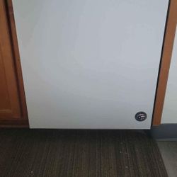 Whirlpool Dishwasher 