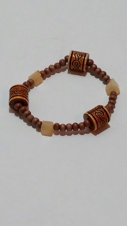 Wooden elastic beaded bracelet