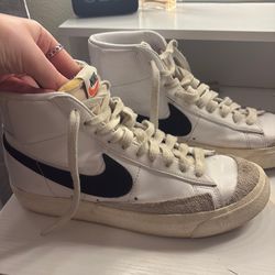 Nike blazers size 8