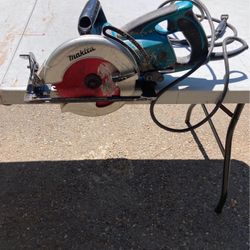 Makita Worm Drive Corded Saw