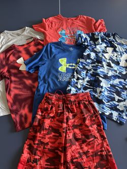 Assorted Under Armor T Shirts (5) And I Pair Of Shorts