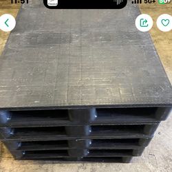 STRONG BLACK A&B PALLETS 32x37