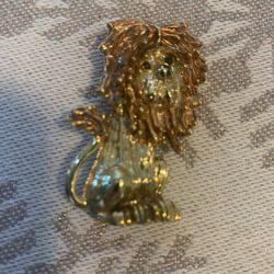 Vintage Lion Broche Pendant