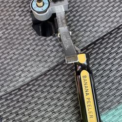 banana peeler