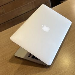 Apple MacBook Air 11” i5/4GB/128GB SSD $180 
