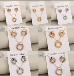 Set necklace