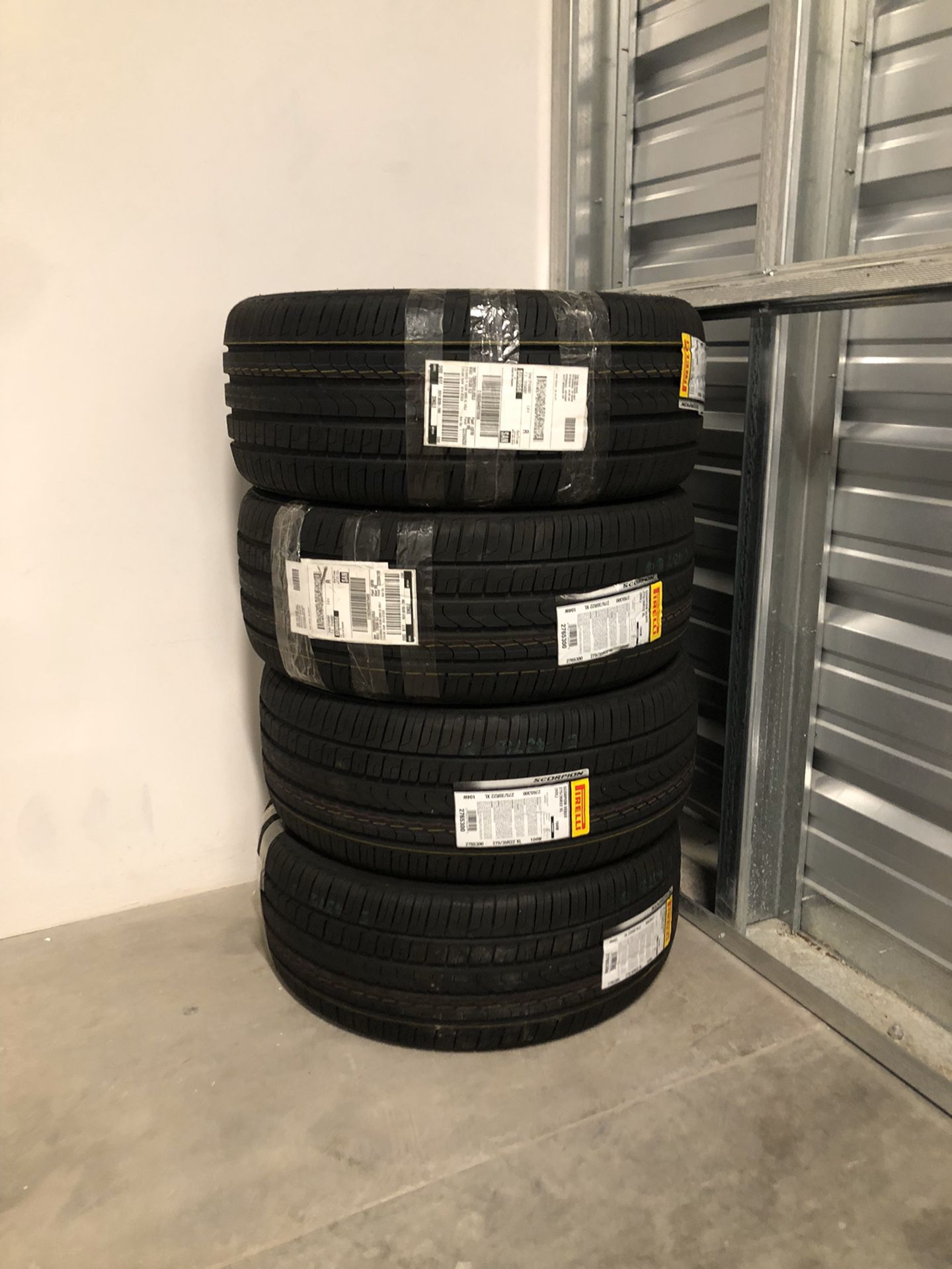 4 Pirelli tires 275/35/22