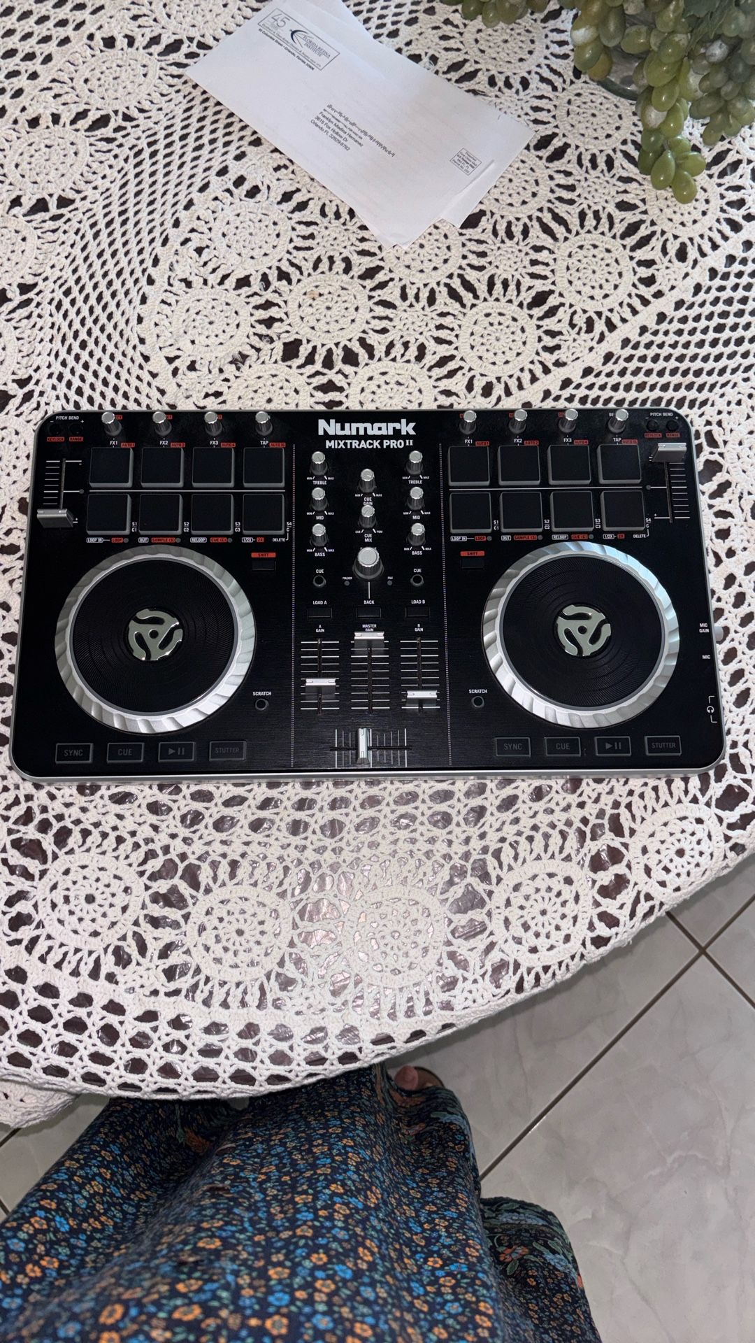 NUMARK MIXTRACK PRO 2 MUSIC MIXER