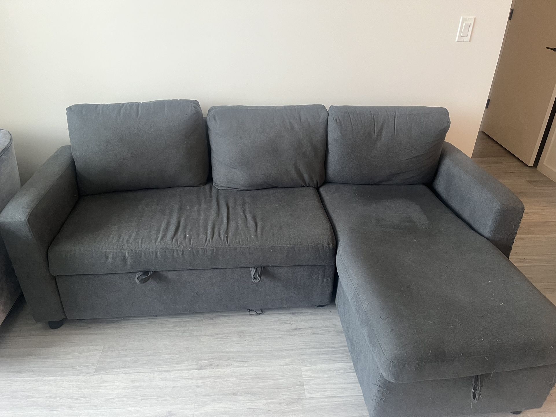 🛋️ Pull-Out Sleeper Sofa - $50 (Moving Sale!) 🛋️
