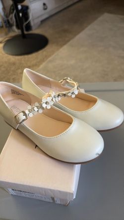 Girls size 12 dress shoes