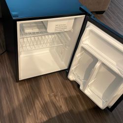 Whirlpool Mini Fridge 
