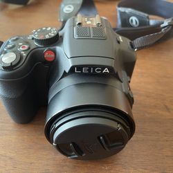 Leica V-Lux 4 Digital Camera 
