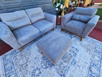 Beautiful Set of couch and chairs Ottoman Totally Deep Clean Good Condition No Stains No Smell modern Design Furniture