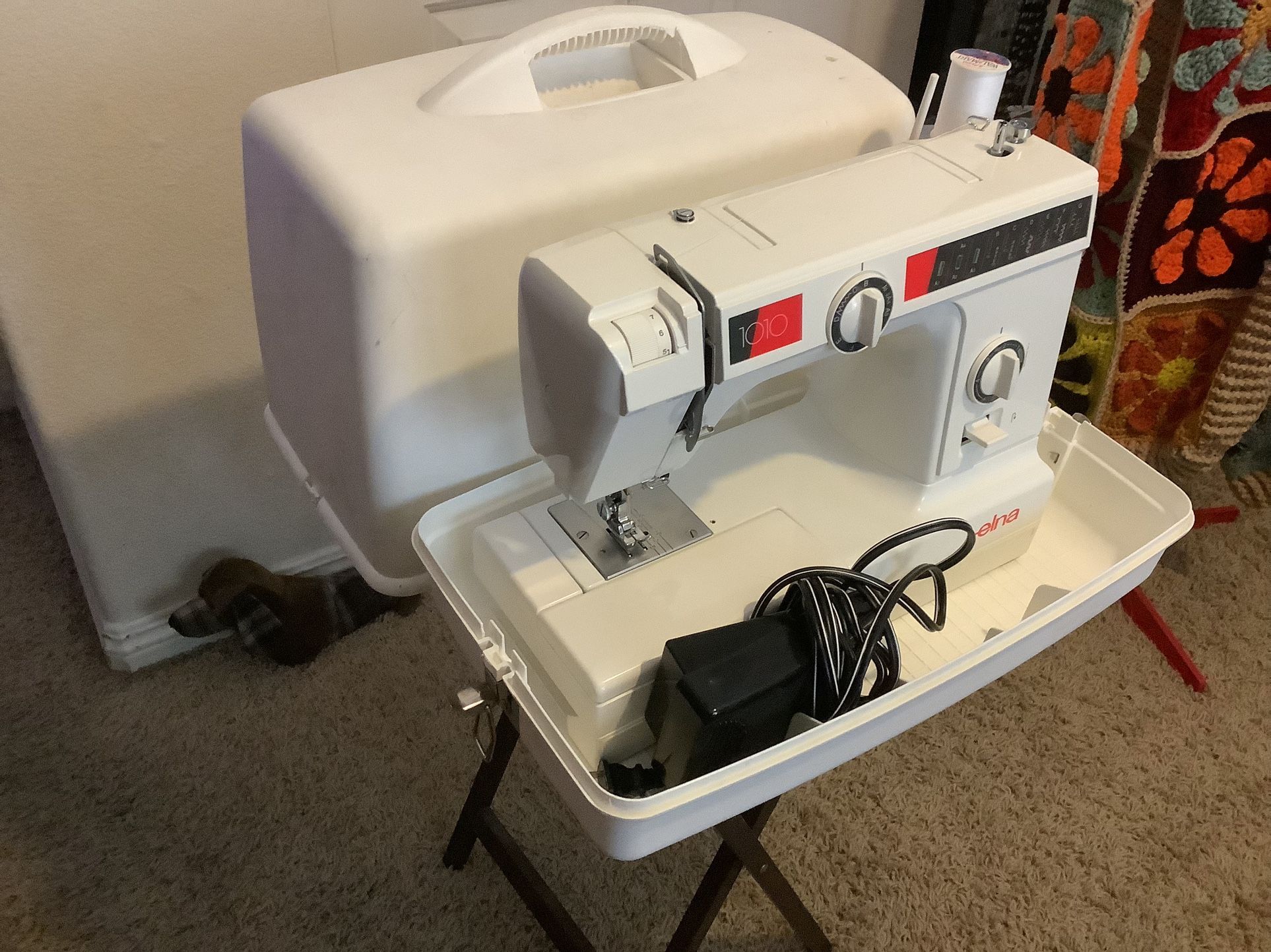 Elena sewing machine With Case