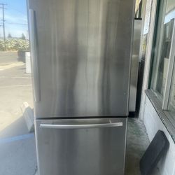 Whirlpool Bottom Freezer Refrigerator 