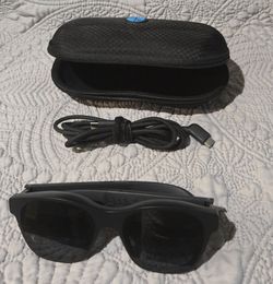 XREAL Air 2 Pro AR Glasses with Original Cable and Case