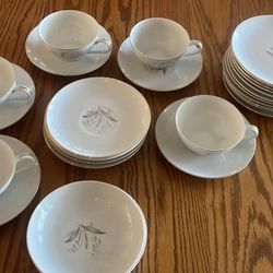 Kaysons Fine China Golden Rhapsody Partial Set