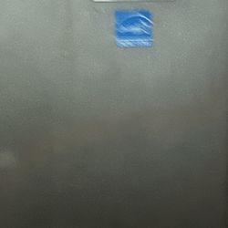 Frigidaire Refrigerator  5 Feet 5 Inches High  22 Inches Wide For Sale 