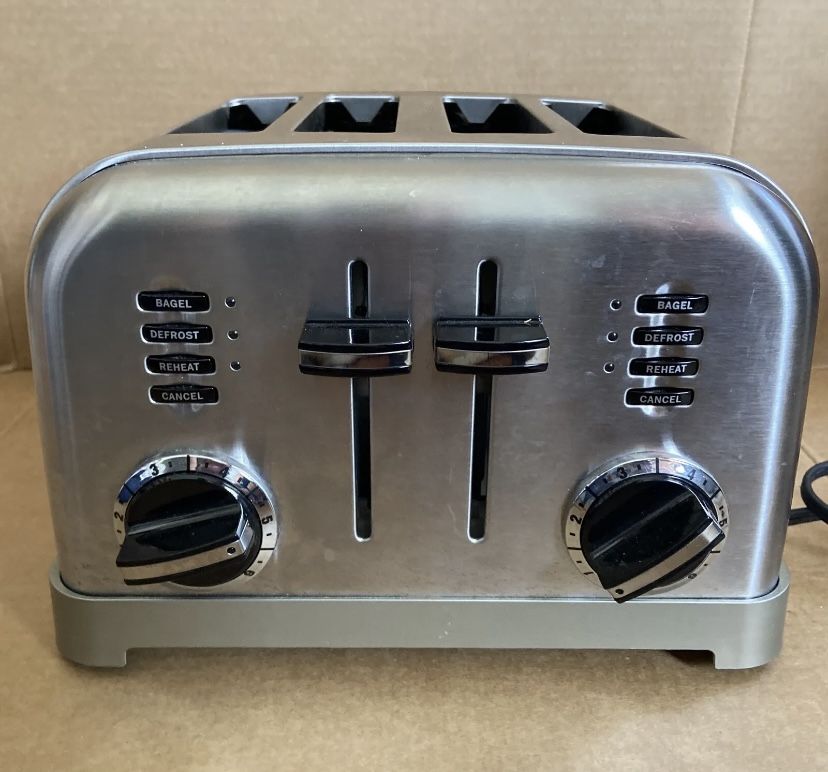 Cuisinart 4 Slice Toaster CPT180 (DL) Works Like New for Sale in Miami