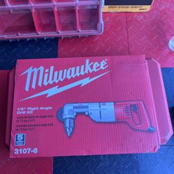 Milwaukee 1/2 Right Angle Drill Kit 